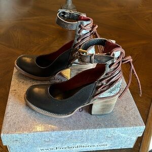 Freebird Raeanne leather shoes.  Black Multi women’s 6. LNC